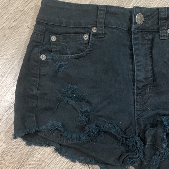 American Eagle Stretch Black Distressed Denim Shorts size 4 - Picture 2 of 8